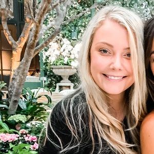 Meet your Posher, Elisa